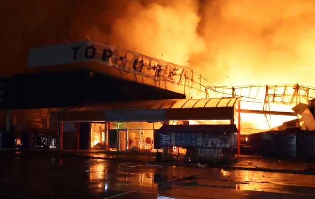 Russia strikes Ukraine's Dnipro and region: Enterprises damaged, killed reported