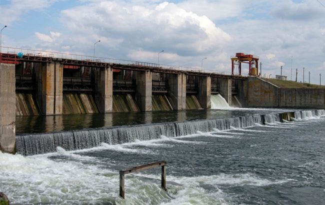 Russian guided bombs hit Pechenihy dam near Ukraine's Kharkiv, vital water system at risk