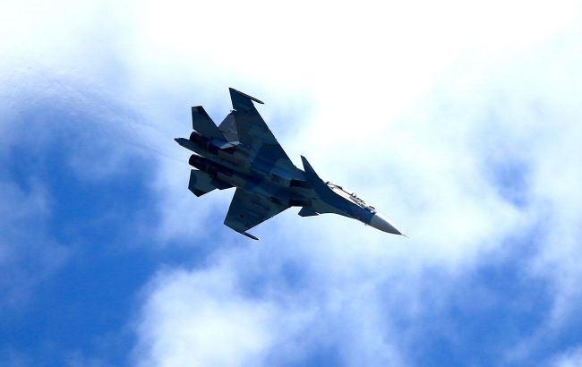 Five Russian aircraft attack Kherson region, targeting four populated areas