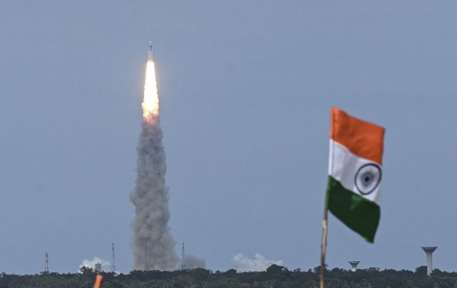 India successfully landed its lunar station on the Moon after Russia's failure
