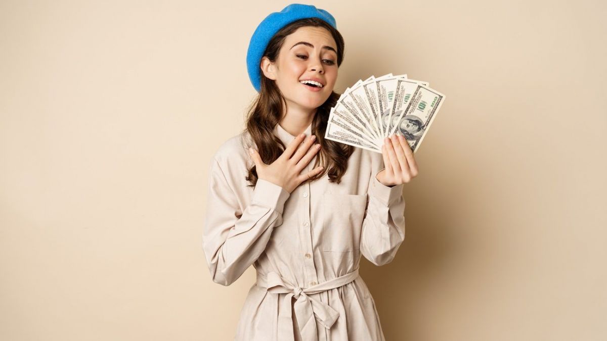 Financial horoscope for June promises success to four zodiac signs