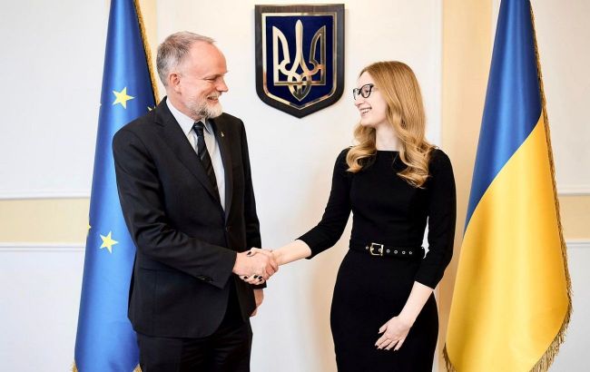 Sweden first EU nation to give Ukraine extra funds under Ukraine Facility