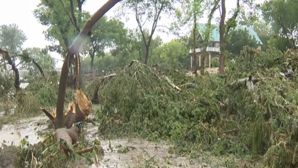 Zelenskyy reacts to Texas floods that killed 27 and left kids missing