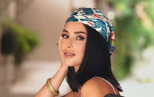 Silk scarf takes over summer 2025 fashion: Ukrainian singer shows how to wear it
