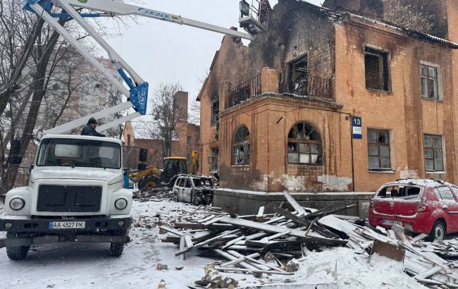 Russian massive attack on Kyiv kills civilians and destroys residential buildings: RBC-Ukraine reports aftermath