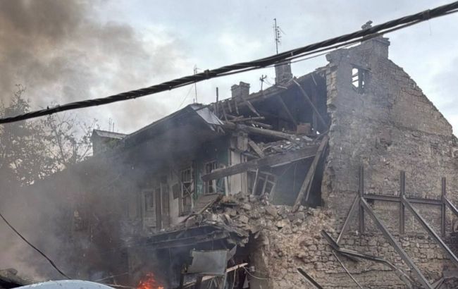 Russian drone strike hits Ukraine's Odesa, civilians injured
