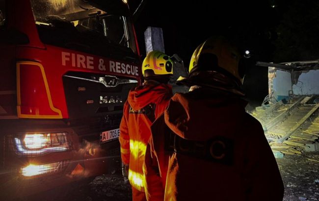 Ukraine's State Emergency Service reports destruction, child hurt in attack on Kyiv region