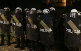 Political crisis erupts in Poland as crowd storms Constitutional Tribunal