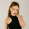 Stylish and daring: Ukrainian singer nails sport-meets-femininity look