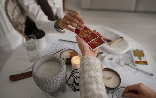 These zodiac signs enter lucky streak: Tarot forecast