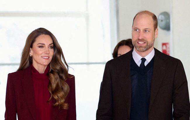 Kate Middleton wows fans with trending burgundy outfit