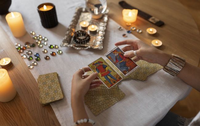 Tarot cards reveal miracles ahead for four lucky zodiac signs