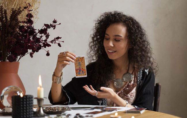 Tarot horoscope: These zodiac signs will finally see their 'dark streak end