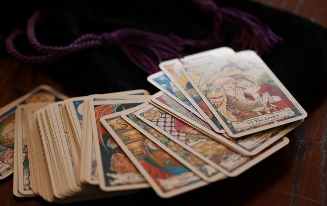 Tarot Horoscope for the week: Zodiac signs to get extremely lucky