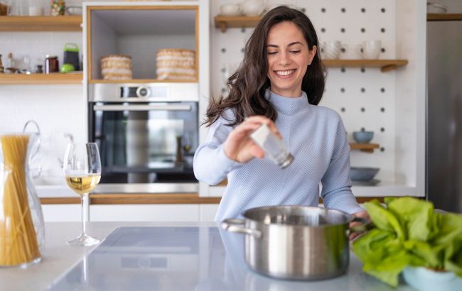 How much salt to eat per day? Recommended intake for adults and children