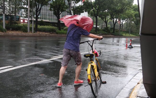 Hurricane Melissa reaches Category 5 strength as it races toward Jamaica