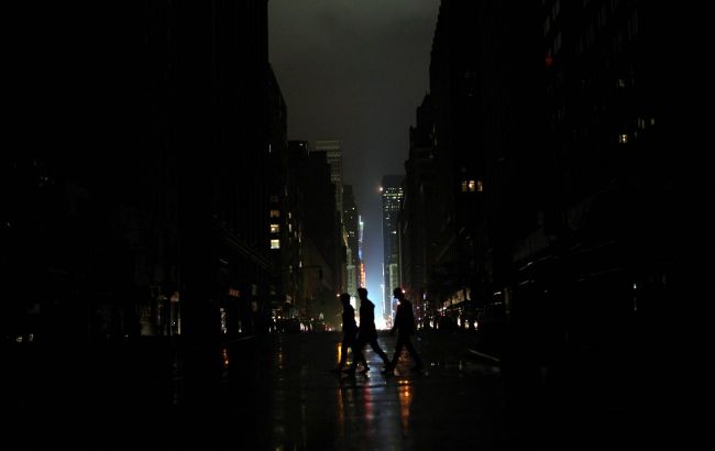 Major blackout hits Berlin: Tens of thousands left without power