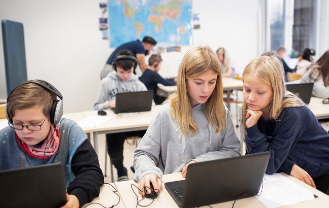 Ukraine debunks fake story about punishment in Ukrainian schools for speaking Russian