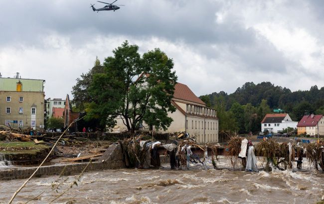 Deadly flash flood in Texas: 24 killed, dozens of children missing