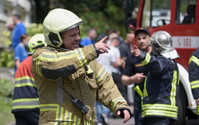 Aftermath of Russian attack on Ukraine's Chernihiv: Major fire, water and power outages