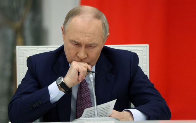 CIA chief's Moscow visit coincided with Putin's three secret decrees
