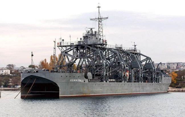Ukrainian military hits another Russian ship in Crimea, says Navy