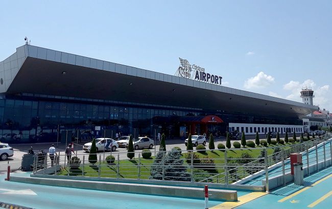 Moldova shuts down airspace after drone crosses border from Ukraine