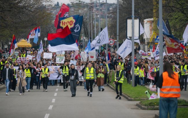 Thousands of students in Serbia protest government pressure on universities