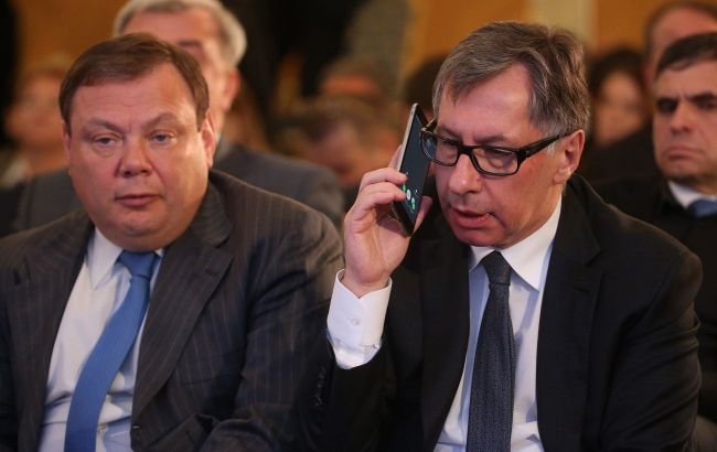 U.S. imposes sanctions against Russian oligarchs Aven and Fridman