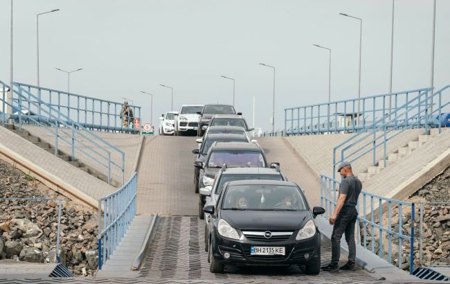 Russia strikes Ukraine-Romania border, crossing point shut down again