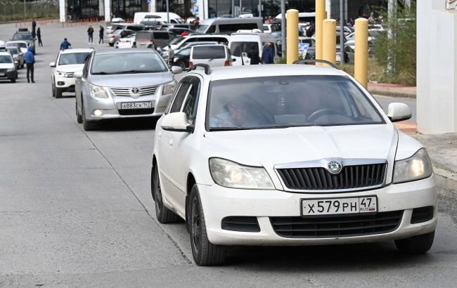 Bulgaria closes border for cars with Russian license plates