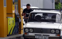 Fuel rationing begins in occupied Ukraine as gasoline sales are restricted