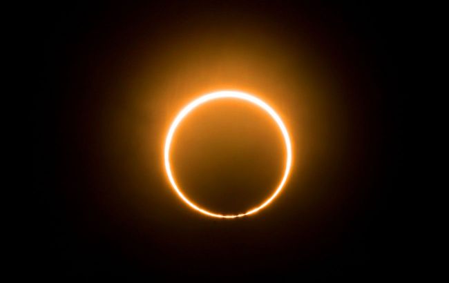 Full Lunar Eclipse: Astrologer gives important advice and explains what to prepare for