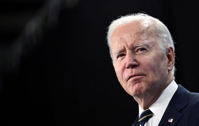 Biden announces an aid package for Ukraine and Israel
