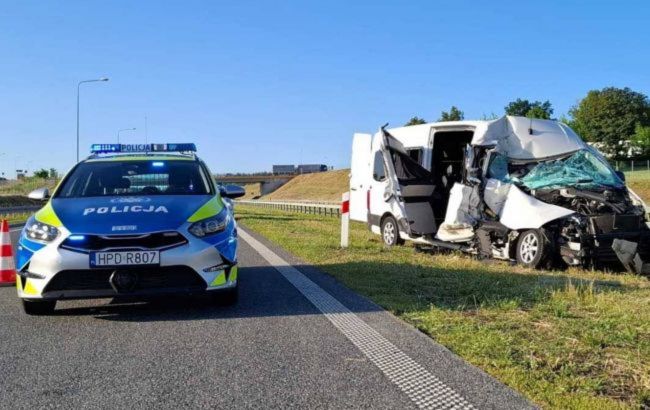 Ukrainians injured in traffic accident near Warsaw