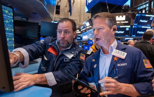 Bond market chaos as Treasury yields spike and investors fear safe-haven status is fading