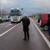 Hungarian farmers resume protests on Ukrainian border