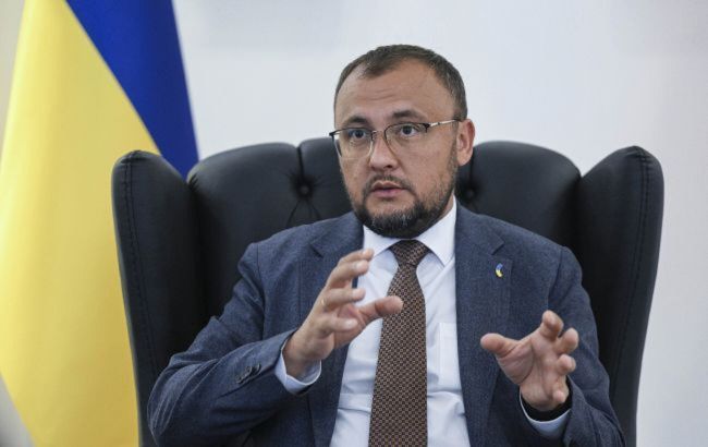 Navrotskyi's controversial veto - Ukrainian embassy addresses refugees in Poland