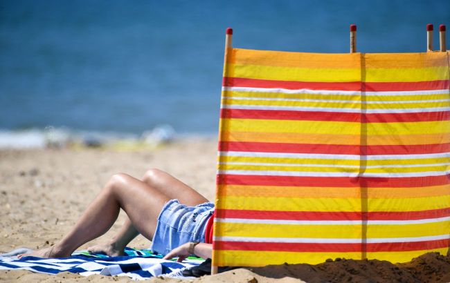 Drone debris found on crowded Romanian beach