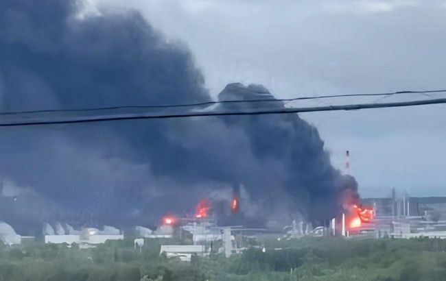 Ukraine's FP-1 drones hit Russia's Kstovo oil refinery and Wildberries hub in Tambov