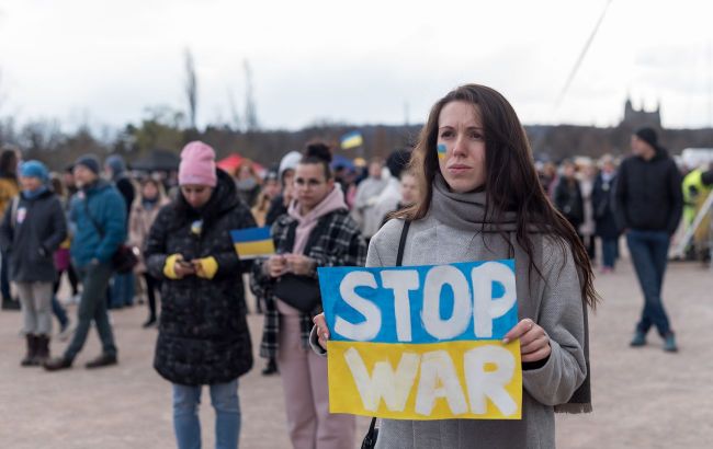 Ukraine refugees face new restrictions as Czech party rolls out 'migration clamp'