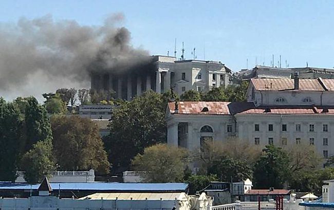 Fire is raging: Expert assesses consequences of the Russian HQ strike in Sevastopol