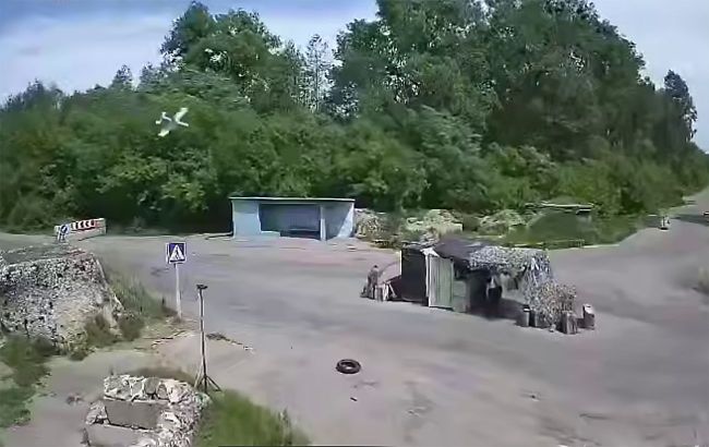 Deadly Russian drone hits police checkpoint in Ukraine's border region - caught on video