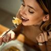Why do you want to eat when you're not hungry: 6 reasons