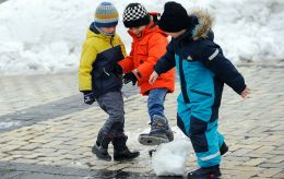 Ukraine returned 2 children and their parents from the occupied territories