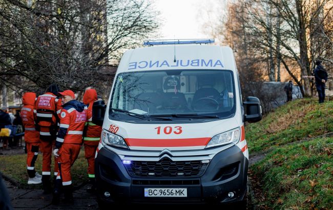 Russia hits Kharkiv all day long - Four people injured