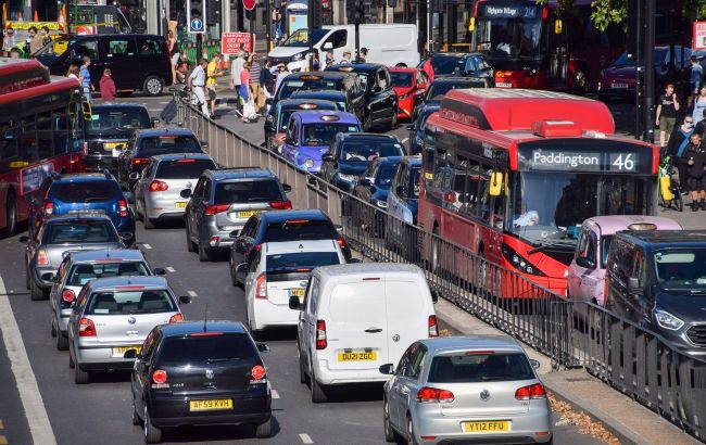 Convoy of London scrappage program cars arrives in Ukraine