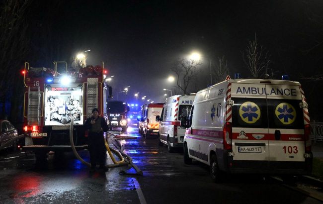 Russia kills three people in Kyiv with ballistic missile, four more wounded