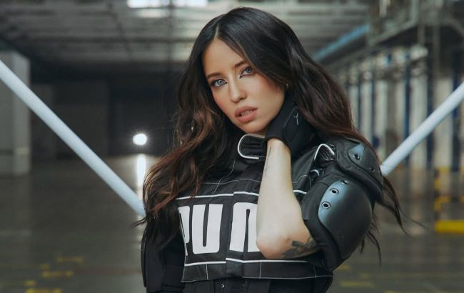 Swimwear goes street: Ukrainian singer's bold summer 2025 city look goes viral