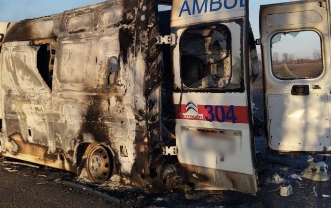 Russia attacks ambulance in Kharkiv region, leaving two medics dead